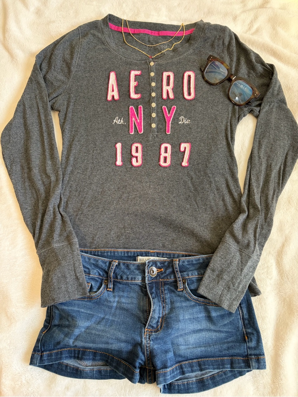 Aeropostale Charcoal Gray Long-Sleeve Graphic Tee with Hot Pink Accents